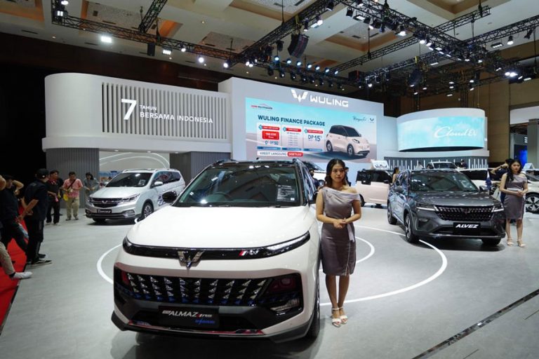 Promo Menarik bagi Konsumen yang Belian Mobil Listrik Wuling selama Pameran IIMS
