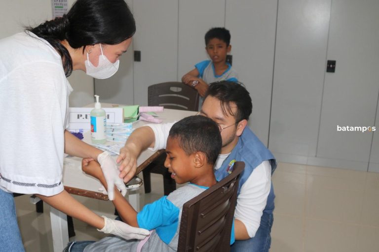 Tingkatkan Derajat Kesehatan, RS Santa Elisabeth Gelar Layanan Kesehatan Gratis di Asrama Santa Theresia Rempang