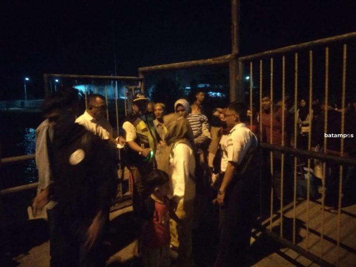 Kapal Roro Tujuan Sei Selari Penuh