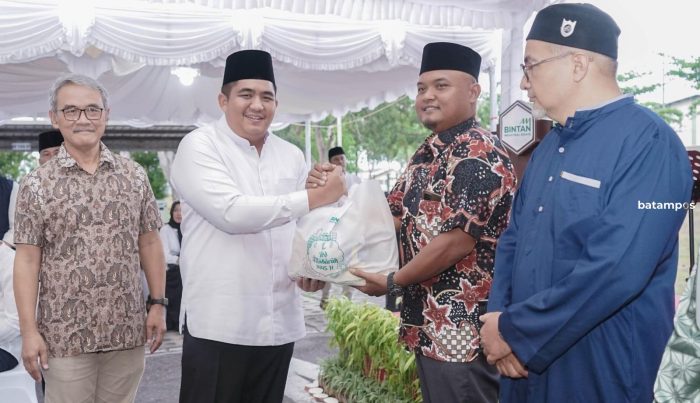 Gelar Buka Puasa Bersama Stakeholder, PT. BIIE Bagi Bingkisan Lebaran ke Anak Panti Asuhan dan Sembako ke Warga