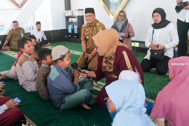 Wagubkepri Marlin Agustina Safari Ramadan ke Masjid Al Baqa, Perumahan Bukit Kemuning Estate, Seibeduk