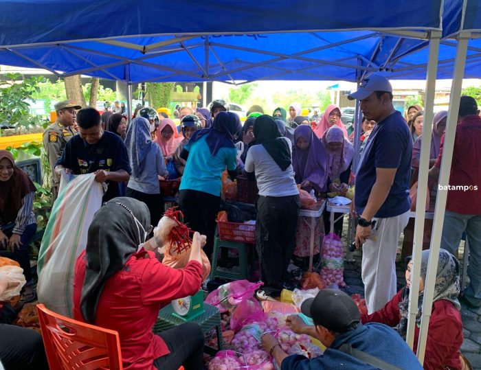 Harga Lebih Murah, Warga Serbu Cabai Murah di Tengku Mandak