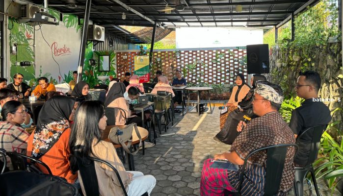 Kantor Bahasa Kepri Gelar Diskusi Sastra di Ruang Publik