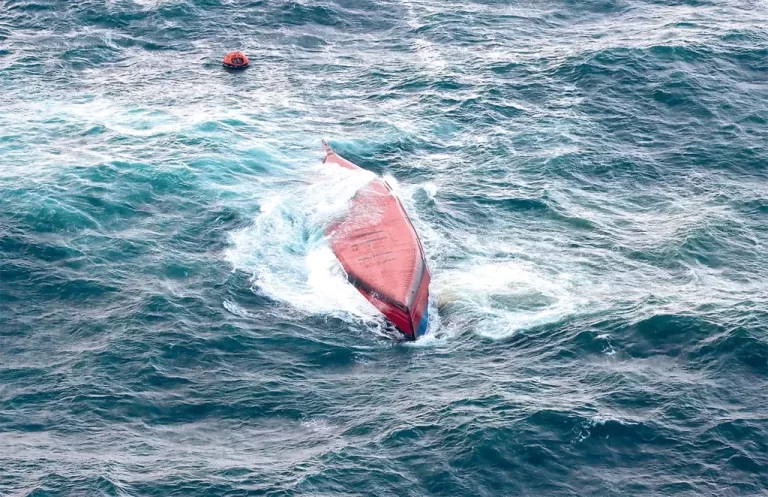 Kapal Tanker Korsel Terbalik di Perairan Jepang, 8 Tewas, 1 WNI Ditemukan Selamat