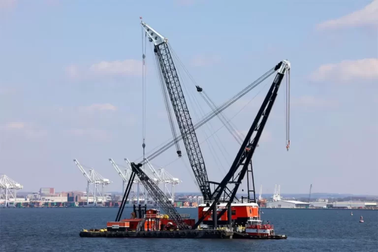 Percepat Pembersihan Puing-puing di Pelabuhan Baltimore, Derek Terbesar di Timur Amerika Serikat Dipersiapkan