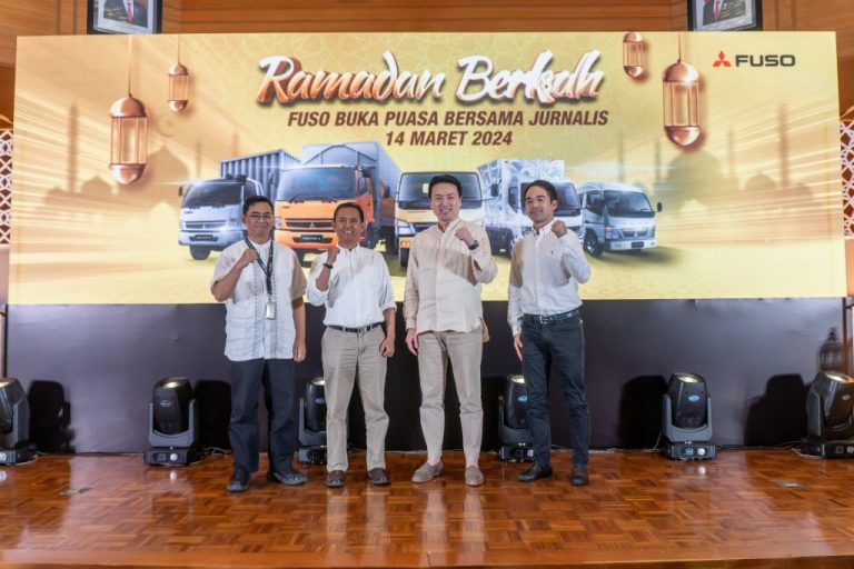 Mitsubishi Fuso Raih Pencapaian Gemilang di 2023: Posisi Teratas dan Rencana Kilat untuk Membuat Konsumen Bahagia di 2024!