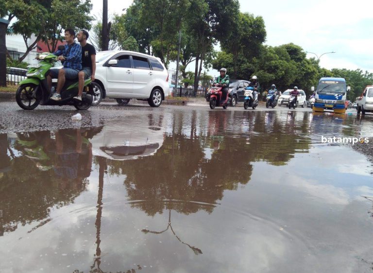Hujan Sebentar Banyak Ruas Jalan Yang Banjir dan Tergenang Air