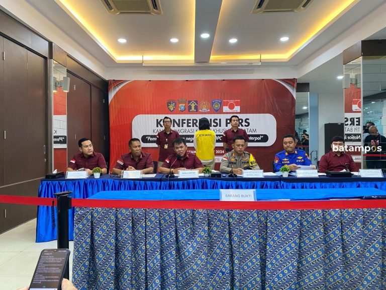 Imigrasi Batam Pulangkan Buronan Interpol WNA Jepang