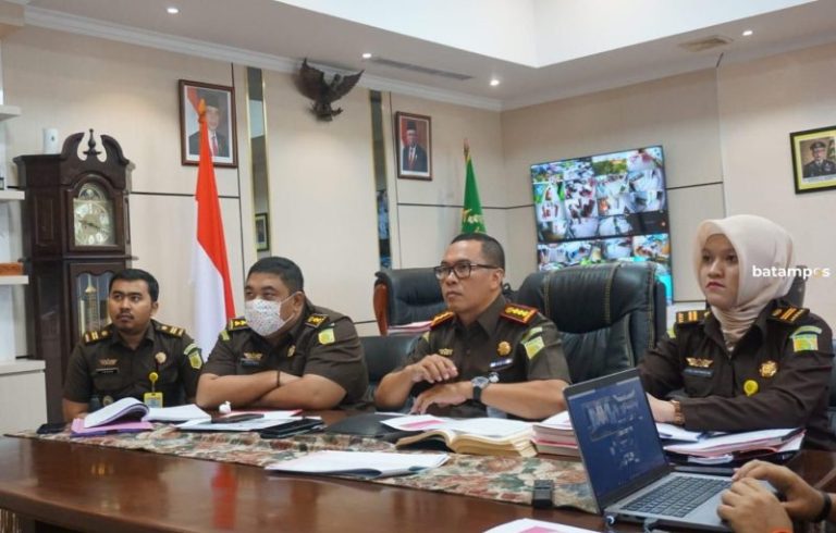 Kejari Batam Bebaskan Dua Penadah Motor