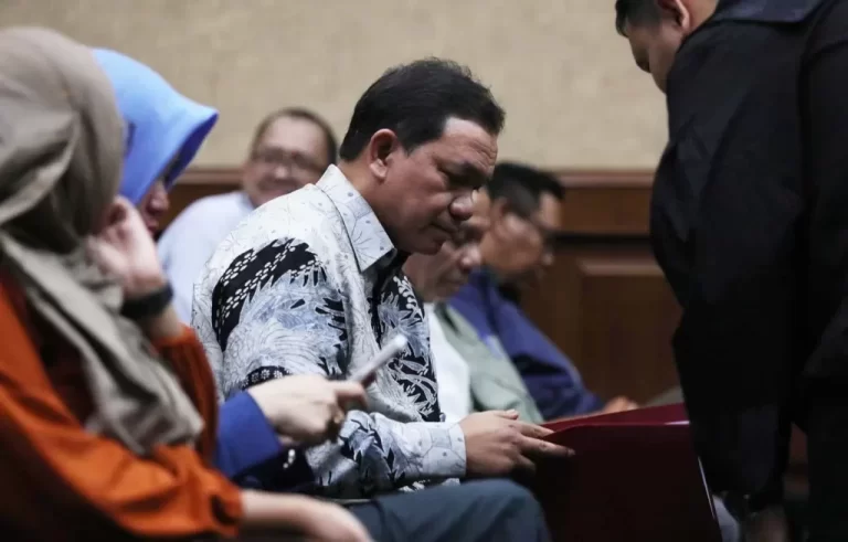 Achsanul Qosasi Terima Uang untuk Amankan Audit Proyek BTS 4G