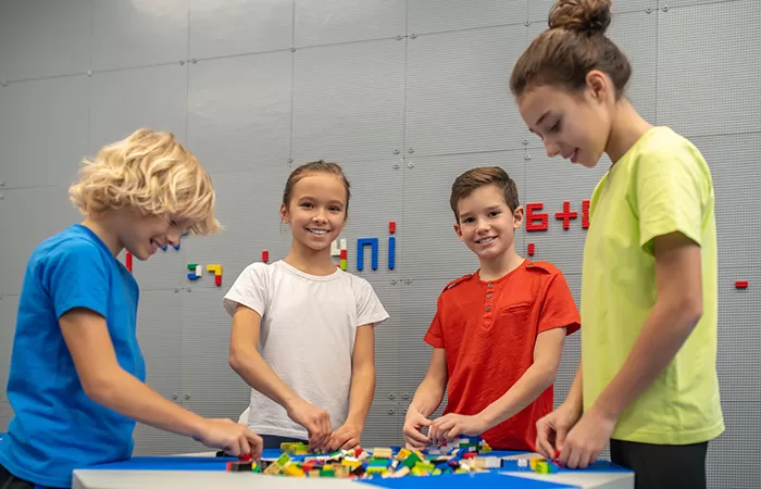 Latih Kreativitas dan Problem Solving, Salah Satu Manfaat Permainan Lego untuk Tumbuh Kembang Anak