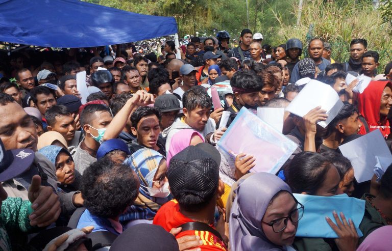 Warga Batam Masih Memadati Kantor Pelni, Berharap Pendaftaran Mudik Gratis Dibuka Kembali