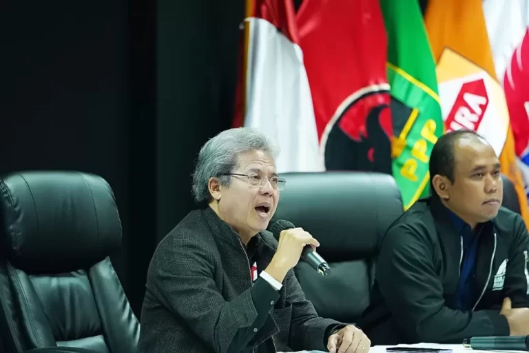 KPU Sebut Gugatannya ke MK Salah Sasaran, Tim Hukum Ganjar-Mahfud Tak Terima