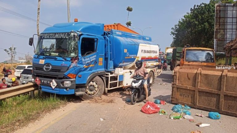 Hati-Hati! Macet Panjang di Jalan Hasanuddin Kabil