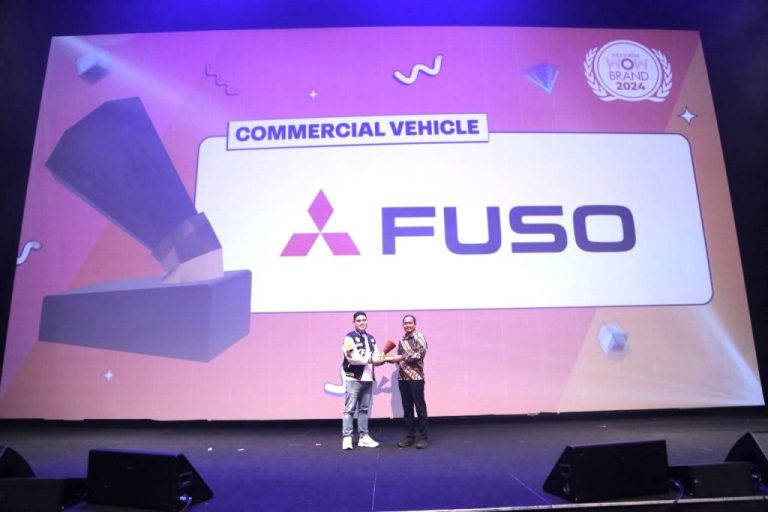 Mitsubishi Fuso Sabet Gelar Prestisius Gold Champion pada Indonesia WOW Brand 2024
