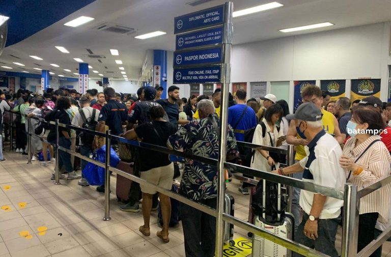 Arus Kedatangan di Pelabuhan Batam Center Melonjak, Ada Extra Trip 9 Kapal