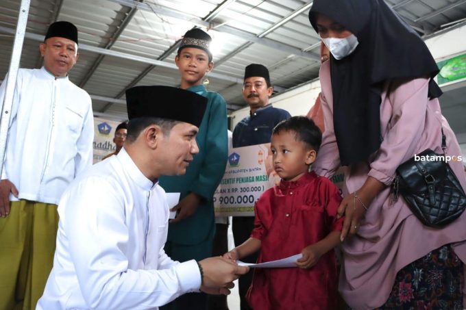 Safari Ramadan di Gunung Kijang, Wabup Osit Ajak Warga Doakan Palestina