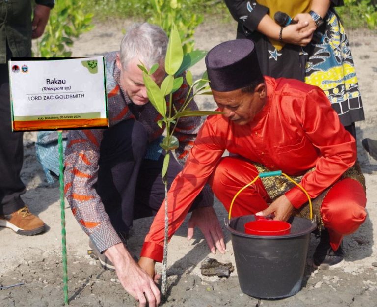 Bangsawan Inggris Terpukau Mangrove Hutan Sosial di Batubara Sumatera Utara
