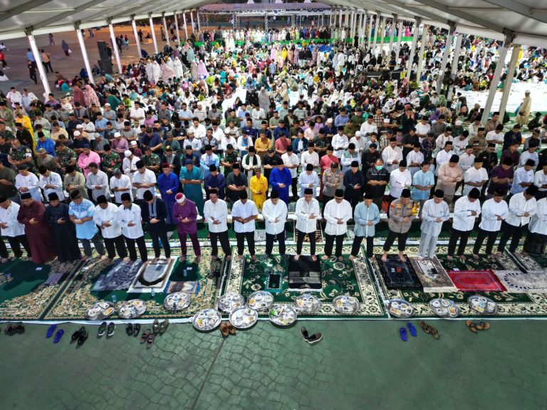 Masyarakat Batam Tumpah Ruah Hadiri Buka Bersama di Engku Putri
