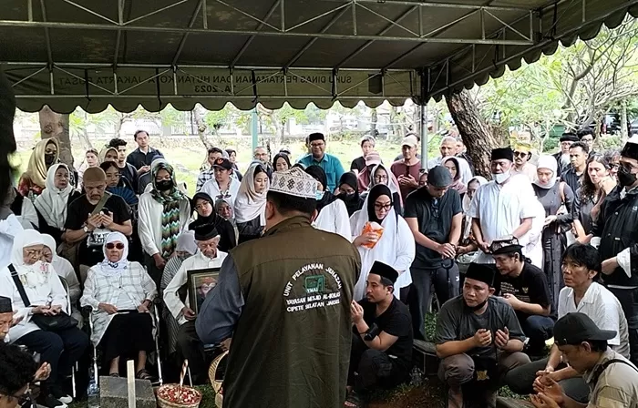 Bimbim Slank Berduka, Ayahnya Meninggal Dunia