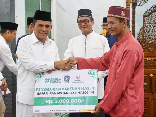 Buka Bersama di Masjid Darussalam Tanjungpinang, Ansar Ajak Masyarakat Perkuat Silaturahmi