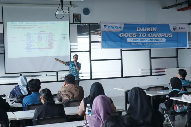 Kenalkan Industri Solusi Tata Udara, DAIKIN Kunjungi Institut Teknologi Batam
