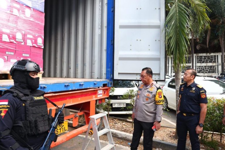 Kapolda Kepri Tegaskan Tak Ada Oknum Polisi Terlibat Penyelundupan Mikol