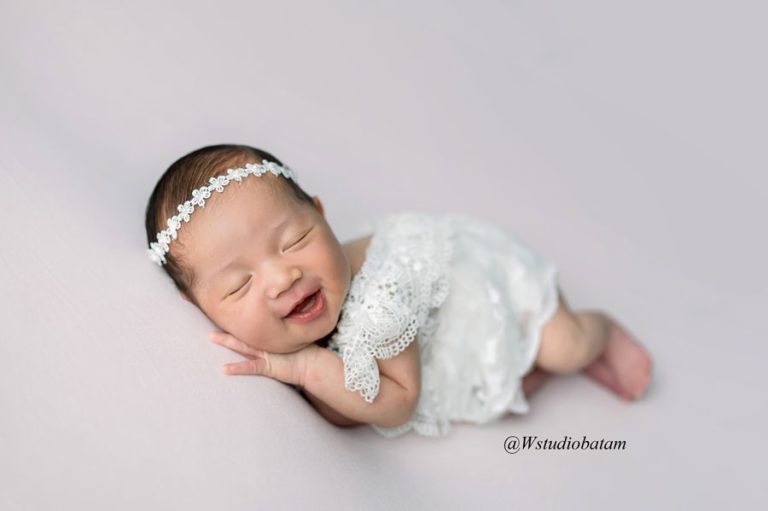 Potret Bayi Dengan Sang Ahli