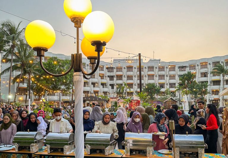 Keseruan Berbuka Puasa di HARRIS Resort Waterfront Batam