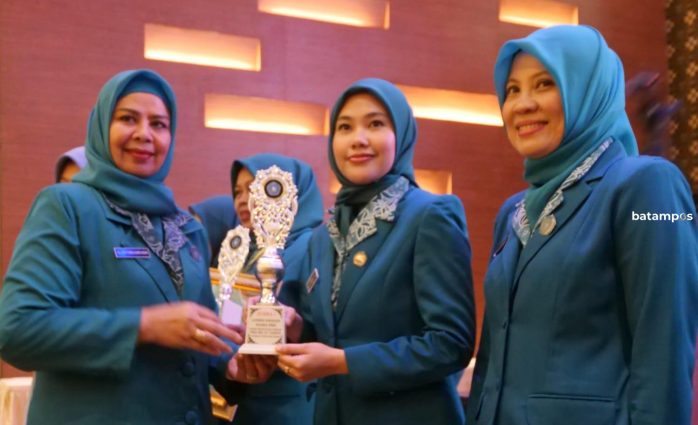 PKK Bintan Sabet Piala dari Semua Kategori Lomba HKG