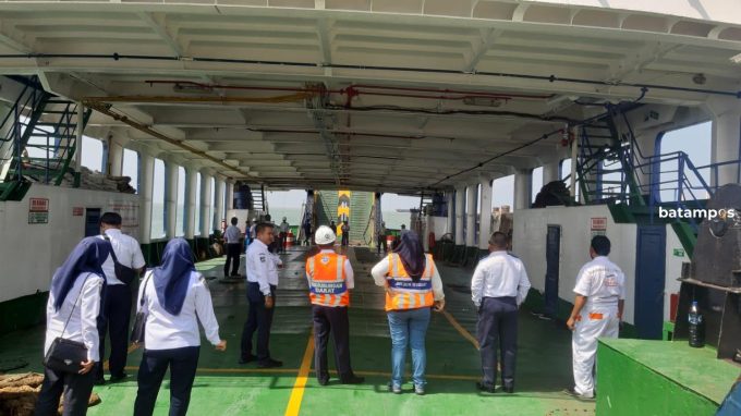 Air Surut, Kedatangan KMP Kundur Tujuan Tanjungpinang Terlambat