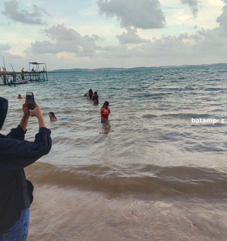 Mengunjungi Pantai Kampung Tua Tanjung Piayu, Ini Harga Tiket Masuknya