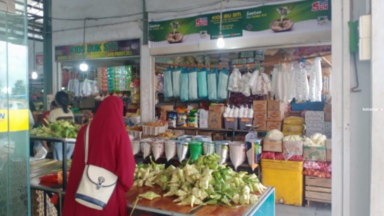 Berkah Idul Fitri, Penjual Sarang Ketupat Banjir Pembeli