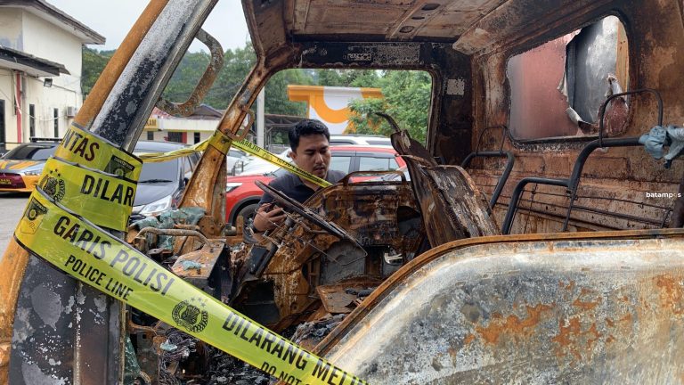 Mobil Perusahaan Jastip di Seipanas Diduga Dibakar