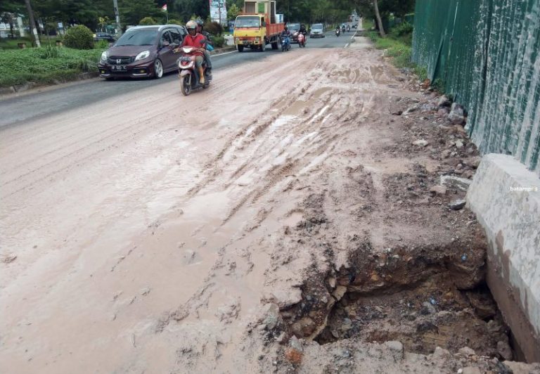 Jalan Rusak Semakin Banyak di Batuaji dan Sagulung
