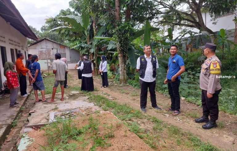 Pastikan Penyebab Penyakit Gatal-gatal Warga Tanjunguncang, Dinkes dan DLH Batam Ambil Sampel ke Lapangan