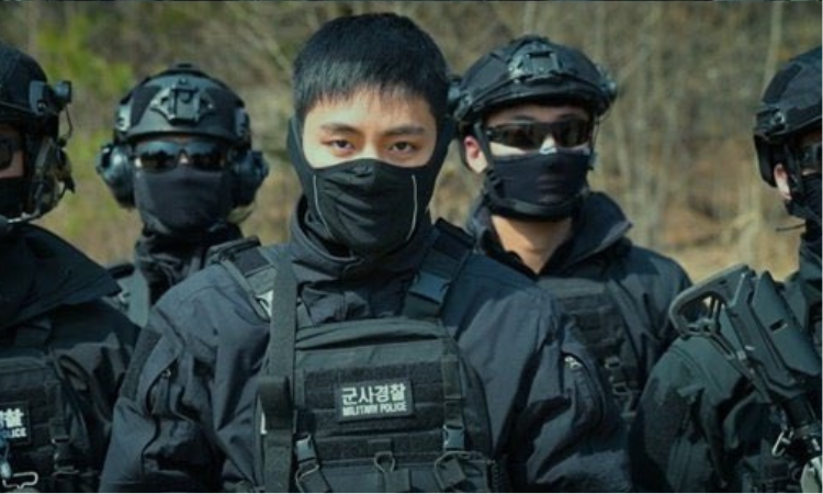 Terlihat Gagah dan Tampan Saat Jalani Wamil, Foto V BTS Kejutkan ARMY di Dunia Maya