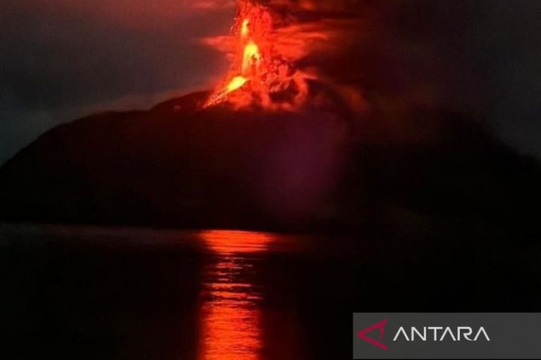 BNPB: 12 Ribu Warga Harus Dievakuasi Akibat Erupsi Gunung Ruang