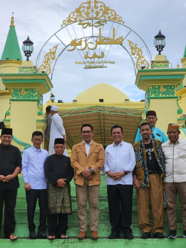 Gubernur Ansar Ajak  Ridwan Kamil Keliling Pulau Penyengat