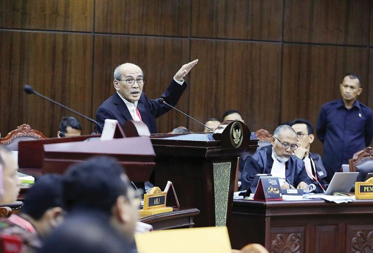 MK Akan Hadirkan 4 Menteri