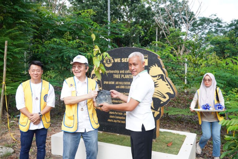 BP Batam – Lions Club Indonesia Kolaborasi Hijaukan Waduk Sei Ladi