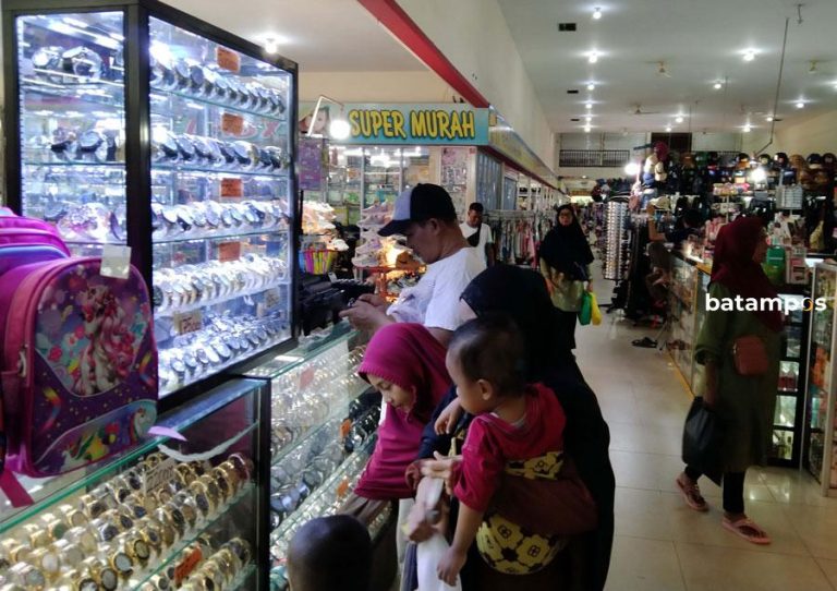 Jelang Lebaran, Pusat Perbelanjaan Padat