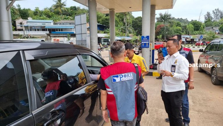 Warga Terkejut Tarif Parkir Pelabuhan Domestik Sekupang, Naik