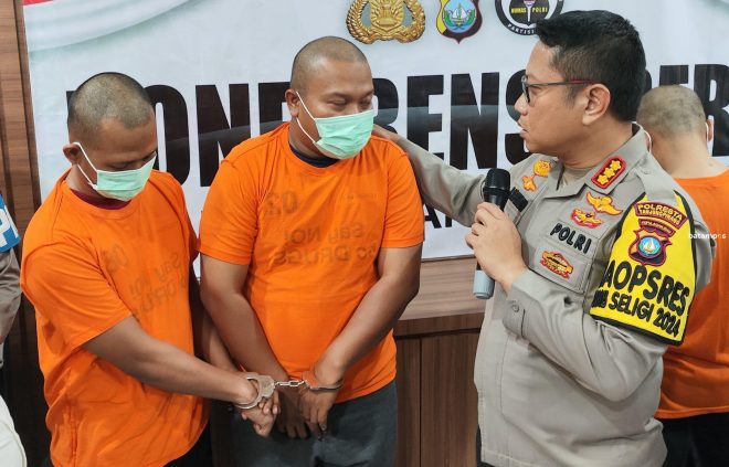 Gadai Emas Imitasi, Ola dan Tri Ditangkap Polisi