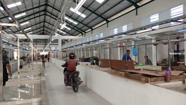 Pedagang Sedikit, Pasar Baru masih Sepi Pembeli
