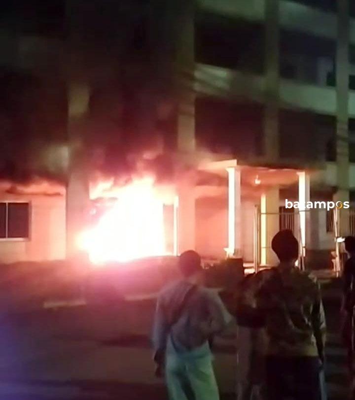 Diduga Korsleting, Rusun BP Batam di Muka Kuning Terbakar