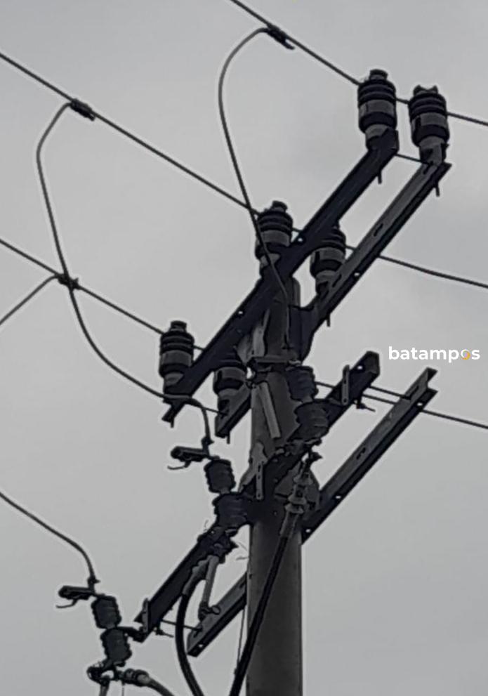 Warga Desa Pengujan Keluhkan Arus Listrik Tak Stabil, PLN: Ada Dua Kabel Putus karena Cuaca Ekstrem