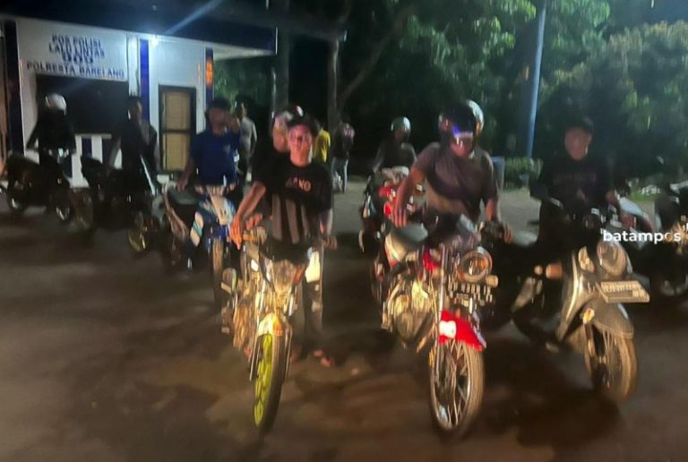 20 Pebalap Liar Ditindak, Dihukum Tilang dan Dorong Motor ke Polresta Barelang
