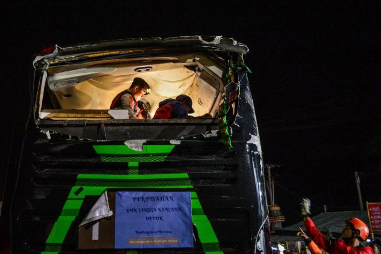 11 korban Meninggal dalam Kecelakaan Bus Pariwisata di Ciater