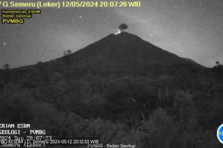 Gunung Semeru Erupsi, Terjadi Beberapa Kali Dalam Sehari